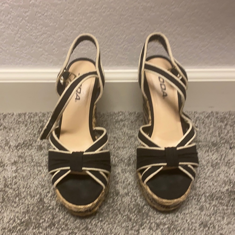 Wedge shoes